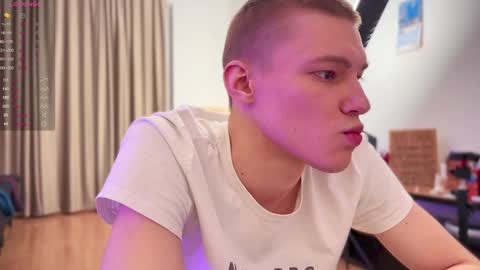 Snapshot of davey_ebash chatting on 17, 1, 2025 Davey online show from 17, 1, 2025