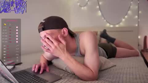 Snapshot of davey_ebash chatting on 22, 9, 2025 Davey online show from 22, 9, 2025