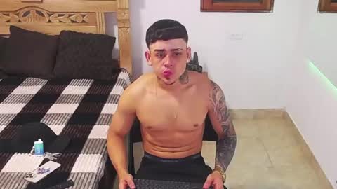 Snapshot of david_rousse_ chatting on 12, 11, 2025 luis online show from 12, 11, 2025