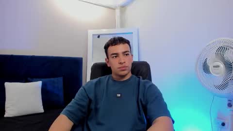 Snapshot of david_rtr chatting on 13, 11, 2025 david_rtr online show from 13, 11, 2025