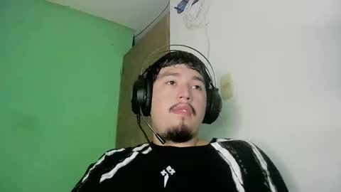 Snapshot of davidlasecuela chatting on 15, 2, 2026 DavidSkinny online show from 15, 2, 2026