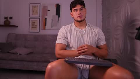Snapshot of davies_brown chatting on 3, 6, 2026 Davies brown schedule 12pm to 5pm col time online show from 3, 6, 2026