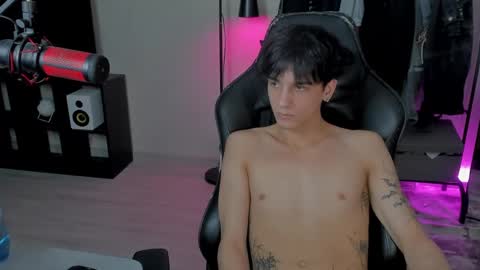 Snapshot of davisross chatting on 31, 1, 2025 davis online show from 31, 1, 2025