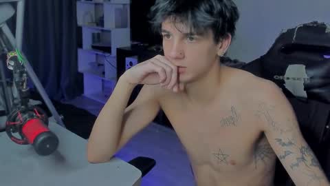 Snapshot of davisross chatting on 15, 10, 2025 davis online show from 15, 10, 2025