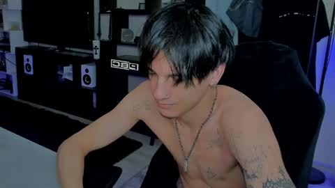 davis online show from 25, 4, 2026