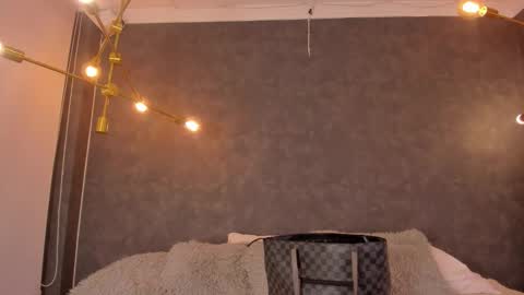 DAYRA ANGELS online show from 18, 12, 2025