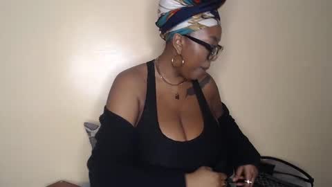 Snapshot of dchcco chatting on 26, 1, 2025 Duchess Coco - Coco Puffs online show from 26, 1, 2025