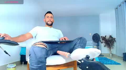 Snapshot of dcollins_ chatting on 5, 3, 2025 dcollins_ online show from 5, 3, 2025