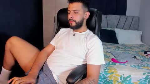 Snapshot of dcollins_ chatting on 25, 10, 2025 dcollins_ online show from 25, 10, 2025