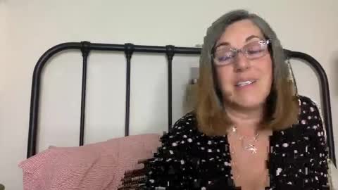 Snapshot of ddmolly chatting on 9, 4, 2026 DDMolly online show from 9, 4, 2026