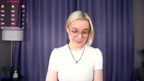 Charlie 18yo online show from 4, 12, 2025