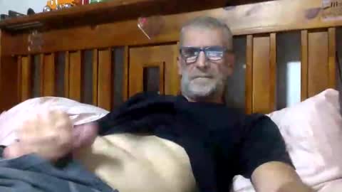 Snapshot of deanofflove2210 chatting on 9, 1, 2025 deanofflove2210 online show from 9, 1, 2025