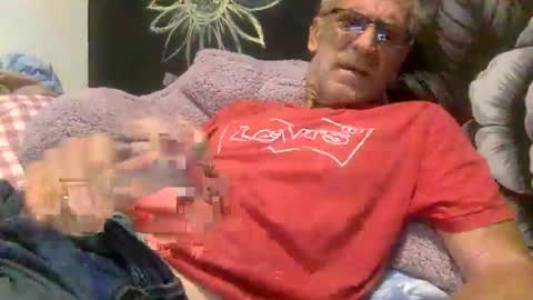 deanofflove221000 online show from 28, 4, 2026