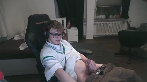 Snapshot of deanparkerx chatting on 23, 11, 2025 Dean online show from 23, 11, 2025