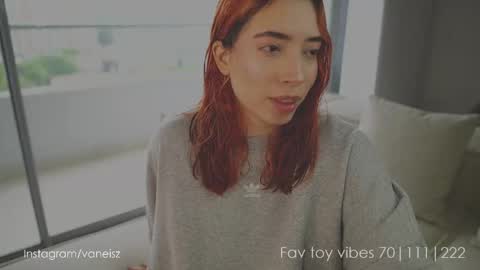 Snapshot of dearnina chatting on 30, 9, 2025 NINA 30OFF online show from 30, 9, 2025