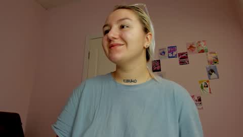 Debbie Mon Tue Fri Sun Sat GMT 3 1000am - 0400pm  online show from 30, 12, 2024