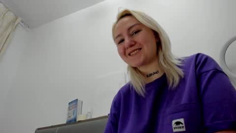 Debbie Mon Tue Fri Sun Sat GMT 3 1000am - 0400pm  online show from 13, 2, 2025