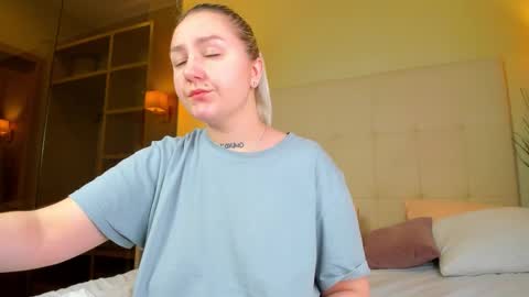 Debbie Mon Tue Fri Sun Sat GMT 3 1000am - 0400pm  online show from 8, 10, 2025