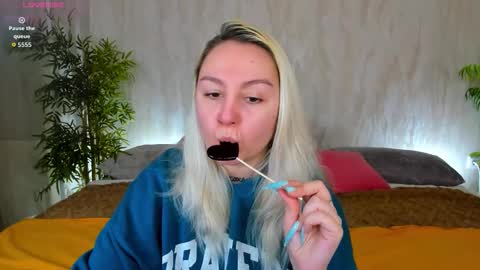 Debbie Mon Tue Fri Sun Sat GMT 3 1000am - 0400pm  online show from 13, 2, 2026