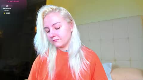 Debbie Mon Tue Fri Sun Sat GMT 3 1000am - 0400pm  online show from 25, 2, 2026