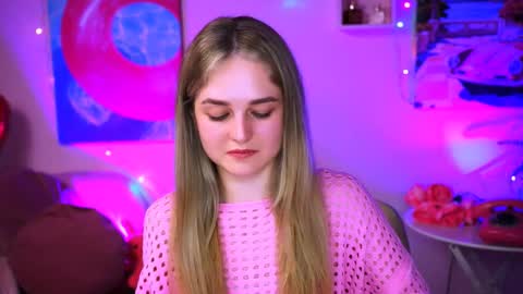 Snapshot of deboralarson chatting on 5, 3, 2025 Debora online show from 5, 3, 2025