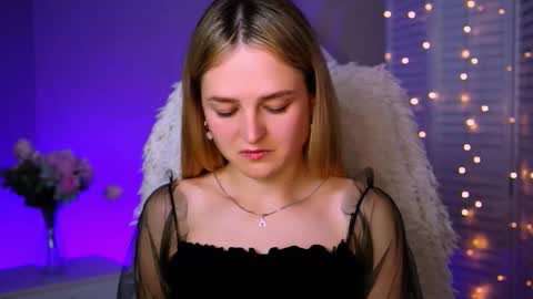 Snapshot of deboralarson chatting on 7, 10, 2025 Debora online show from 7, 10, 2025