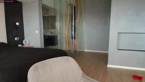 Snapshot of debralee chatting on 14, 11, 2025 Monique online show from 14, 11, 2025