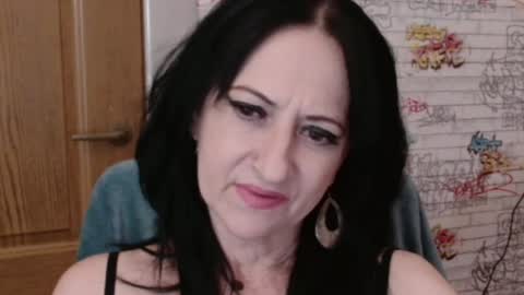 DebraMilf online show from 5, 7, 2026