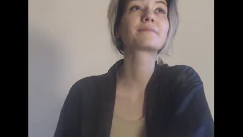 Snapshot of deelightfull chatting on 4, 1, 2025 Deelightfull online show from 4, 1, 2025