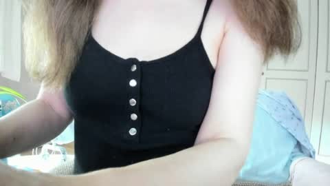 Snapshot of deessedivine chatting on 1, 8, 2026 KamiDevi online show from 1, 8, 2026