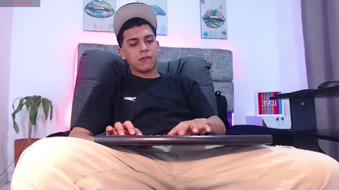 Snapshot of deivid_santoss chatting on 16, 12, 2025 Deivid online show from 16, 12, 2025