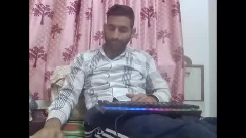 Snapshot of delhihornycouple chatting on 13, 1, 2026 akash kavya online show from 13, 1, 2026