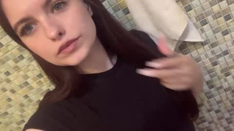 Kiki online show from 8, 4, 2026