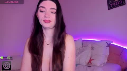 Snapshot of delicious_mila chatting on 11, 3, 2025 Mila online show from 11, 3, 2025