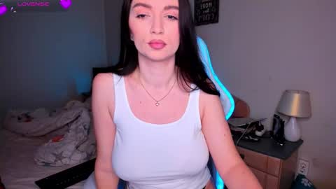 Snapshot of delicious_mila chatting on 20, 11, 2025 Mila online show from 20, 11, 2025