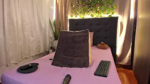 Snapshot of delilah_85 chatting on 9, 7, 2026 Delilah online show from 9, 7, 2026