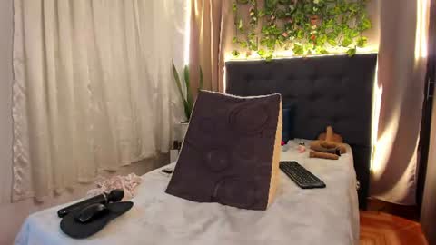 Snapshot of delilah_85 chatting on 19, 7, 2026 Delilah online show from 19, 7, 2026