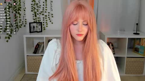 Delilah or Laila online show from 21, 9, 2025