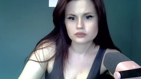 dellacrush_ online show from 22, 2, 2025