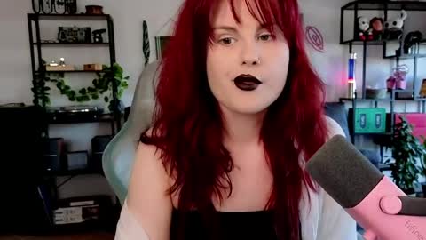 dellacrush_ online show from 15, 4, 2026