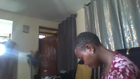 Snapshot of dellarine517299 chatting on 8, 11, 2025 dellarine517299 online show from 8, 11, 2025