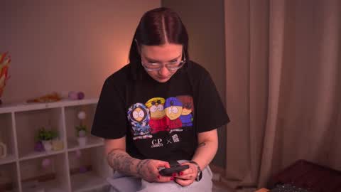 Snapshot of deloresramos chatting on 18, 12, 2025 Hey hey Im Scally my first day here online show from 18, 12, 2025