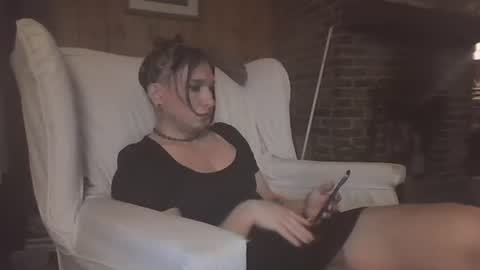 Snapshot of demelzabehr chatting on 13, 2, 2025 Frankie online show from 13, 2, 2025