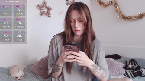 Snapshot of demiamour chatting on 10, 12, 2024 Demi. not your babybabebb and other shit online show from 10, 12, 2024