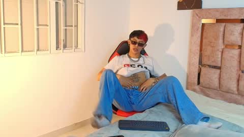Snapshot of demiansalvatore chatting on 29, 11, 2025 Demian and Salvatore online show from 29, 11, 2025