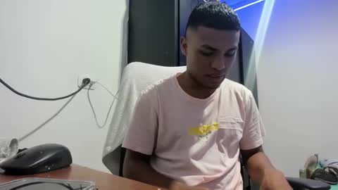 Snapshot of demol_latin chatting on 4, 12, 2024 MASTER DAV online show from 4, 12, 2024