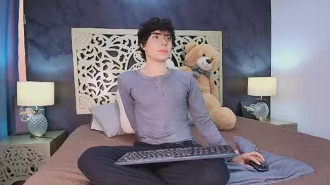   online show from 30, 4, 2026