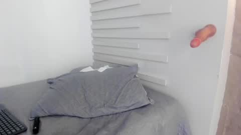 Snapshot of demy_ruiz chatting on 4, 3, 2025 demy_ruiz online show from 4, 3, 2025