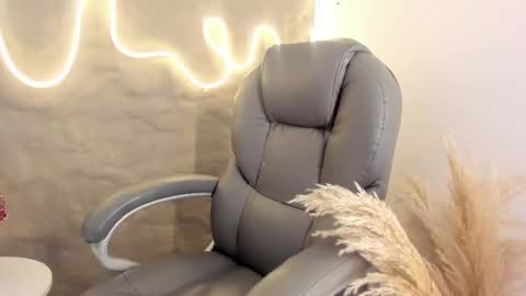 Snapshot of demy_ruiz chatting on 6, 3, 2025 demy_ruiz online show from 6, 3, 2025