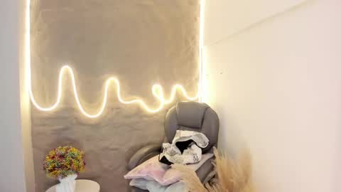 Snapshot of demy_ruiz chatting on 6, 3, 2025 demy_ruiz online show from 6, 3, 2025